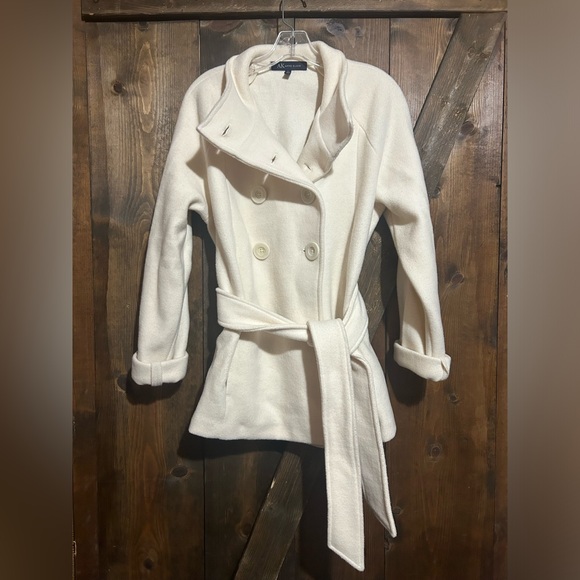 Anne Klein Jackets & Blazers - EXCELLENT CONDITION Anne Klein Cream Peacoat, size XL, smoke free home